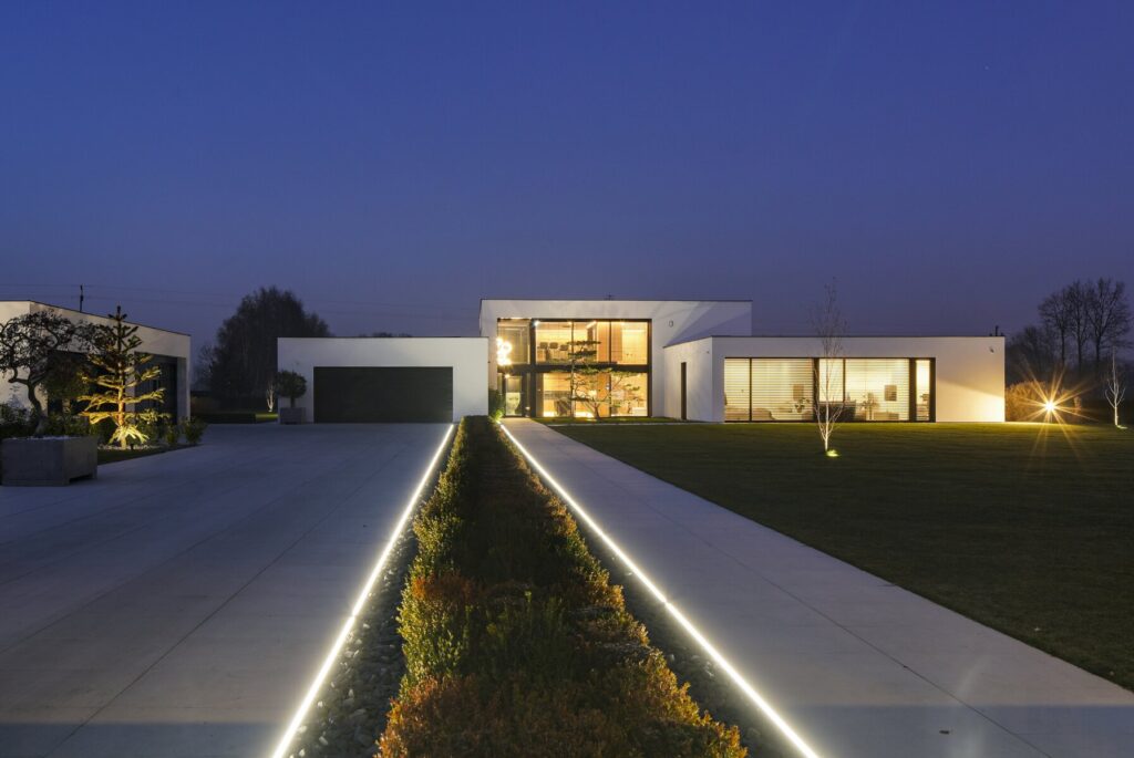 HR-MAX Extrusion landscape lighting by Klus.