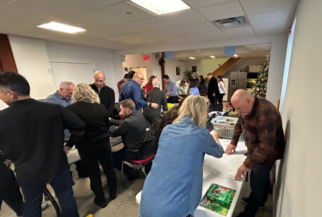 Symmetry Lighting team giving back to Mom2Mom: a local Vancouver charity.